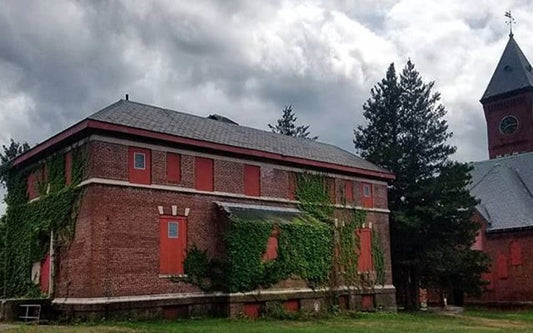 Catch A Screening Of 'Shutter Island' At The Abandoned Hospital Where It Was Filmed