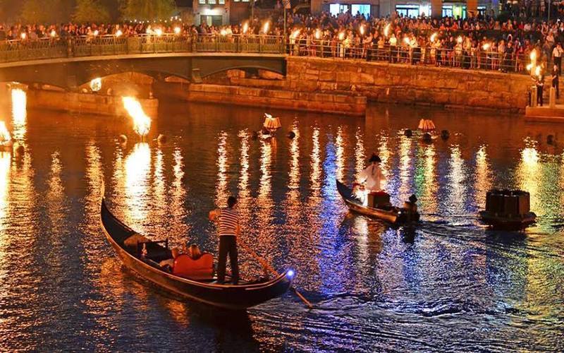 Tour Providence's Waterways From A Romantic Gondola